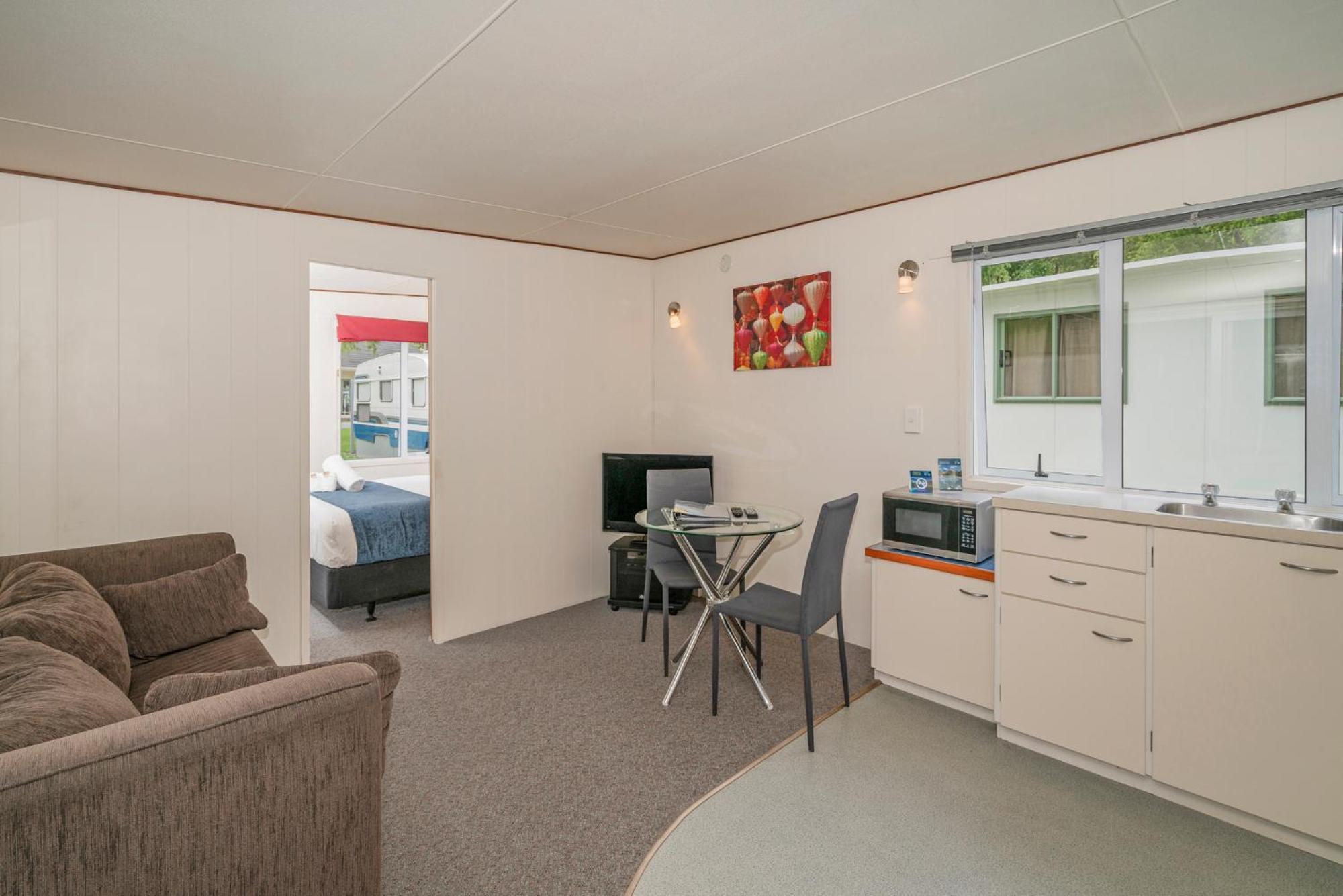 Coromandel Shelly Beach Top 10 Holiday Park Bagian luar foto