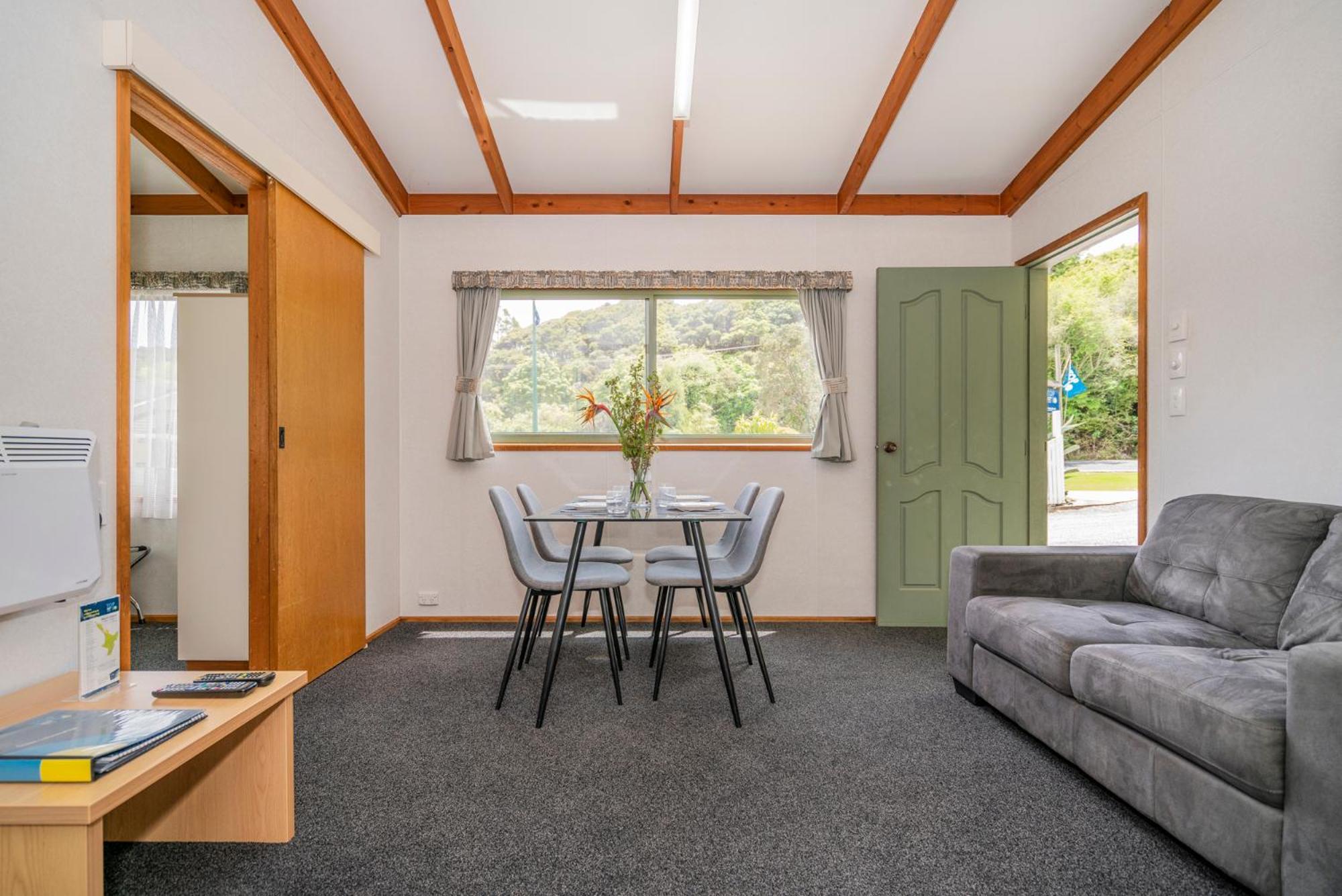 Coromandel Shelly Beach Top 10 Holiday Park Bagian luar foto