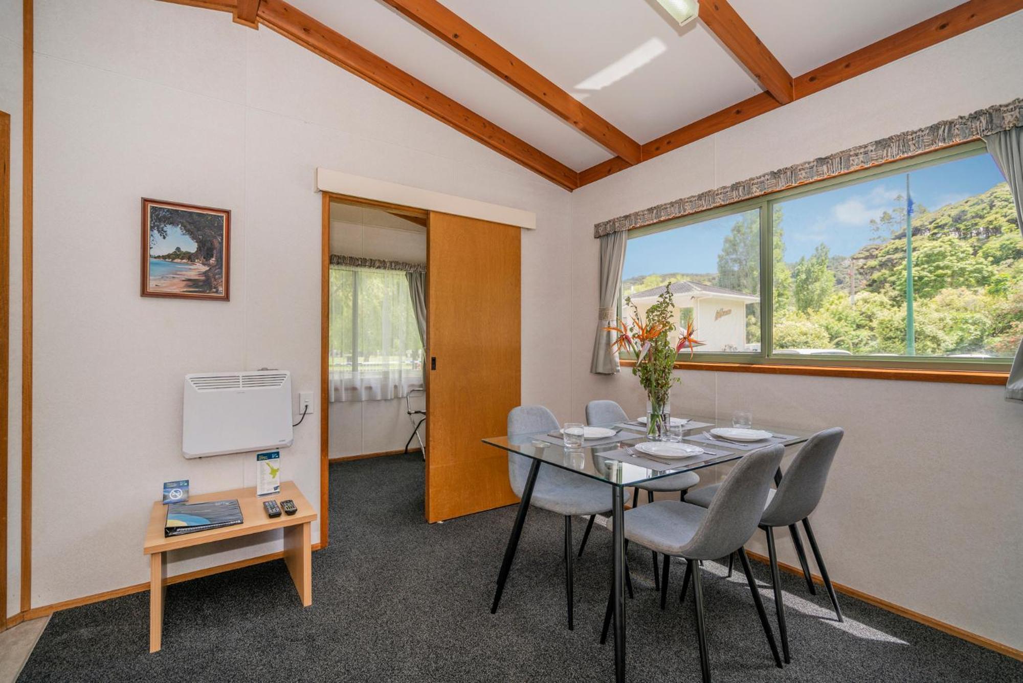 Coromandel Shelly Beach Top 10 Holiday Park Bagian luar foto