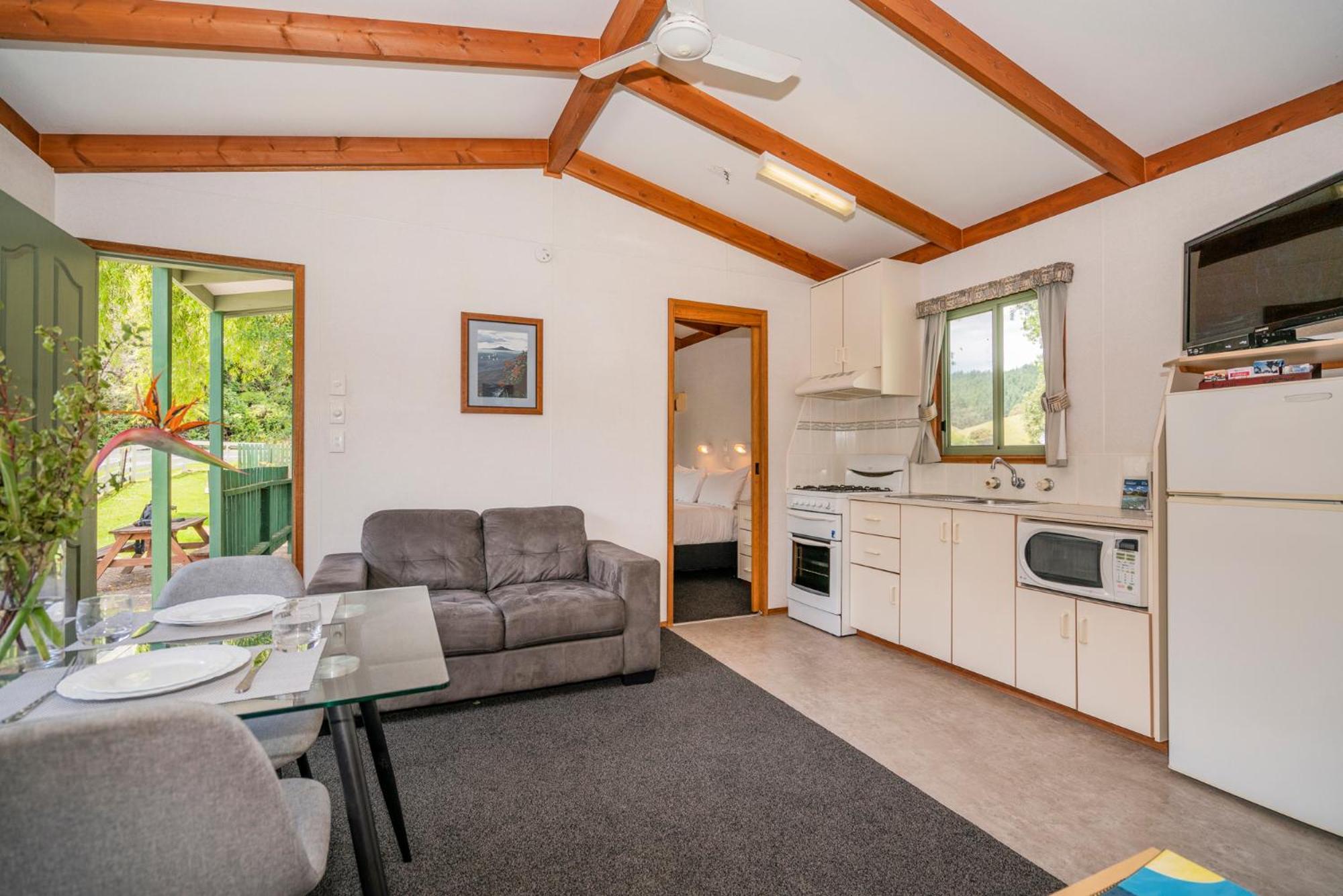 Coromandel Shelly Beach Top 10 Holiday Park Bagian luar foto