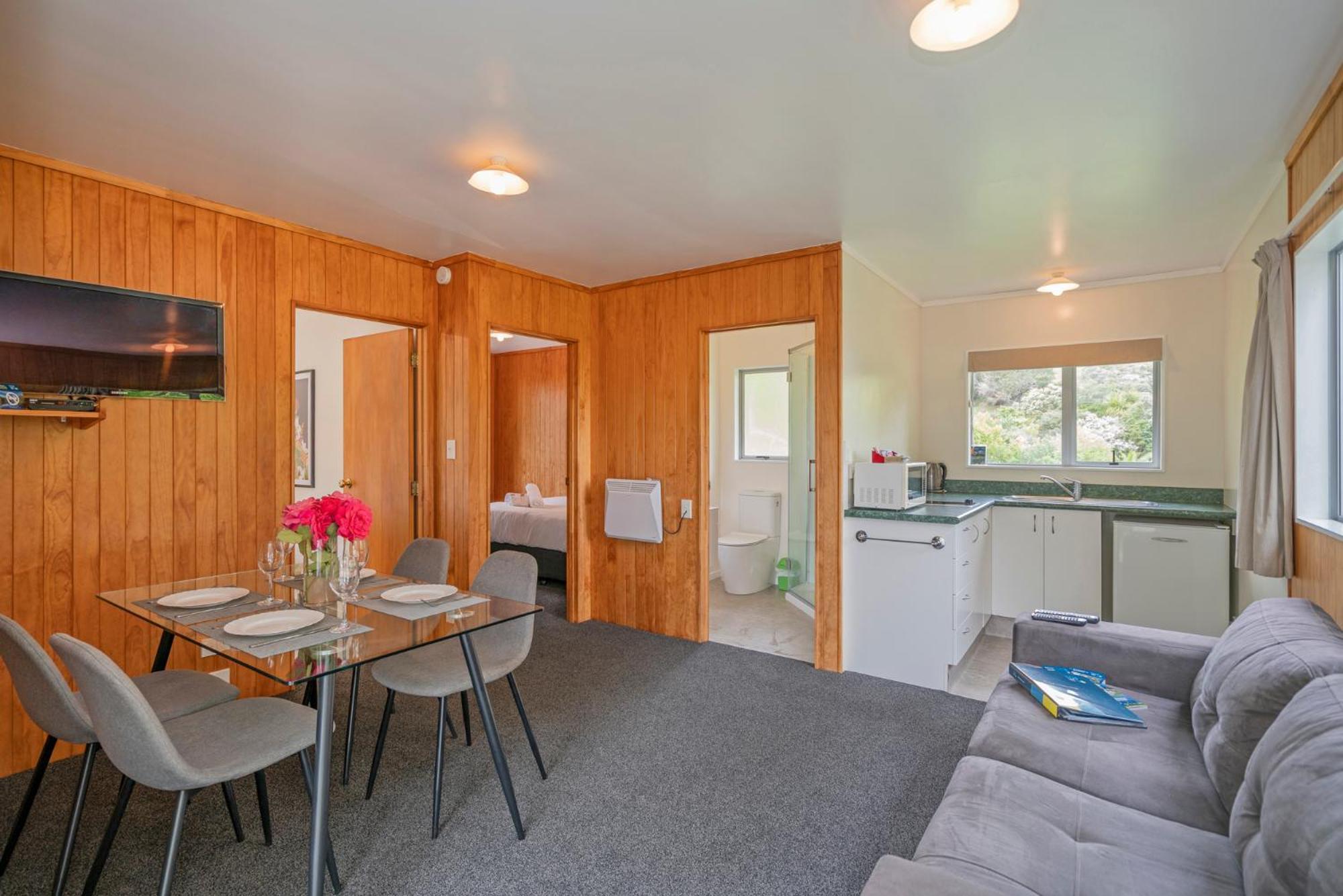 Coromandel Shelly Beach Top 10 Holiday Park Ruang foto