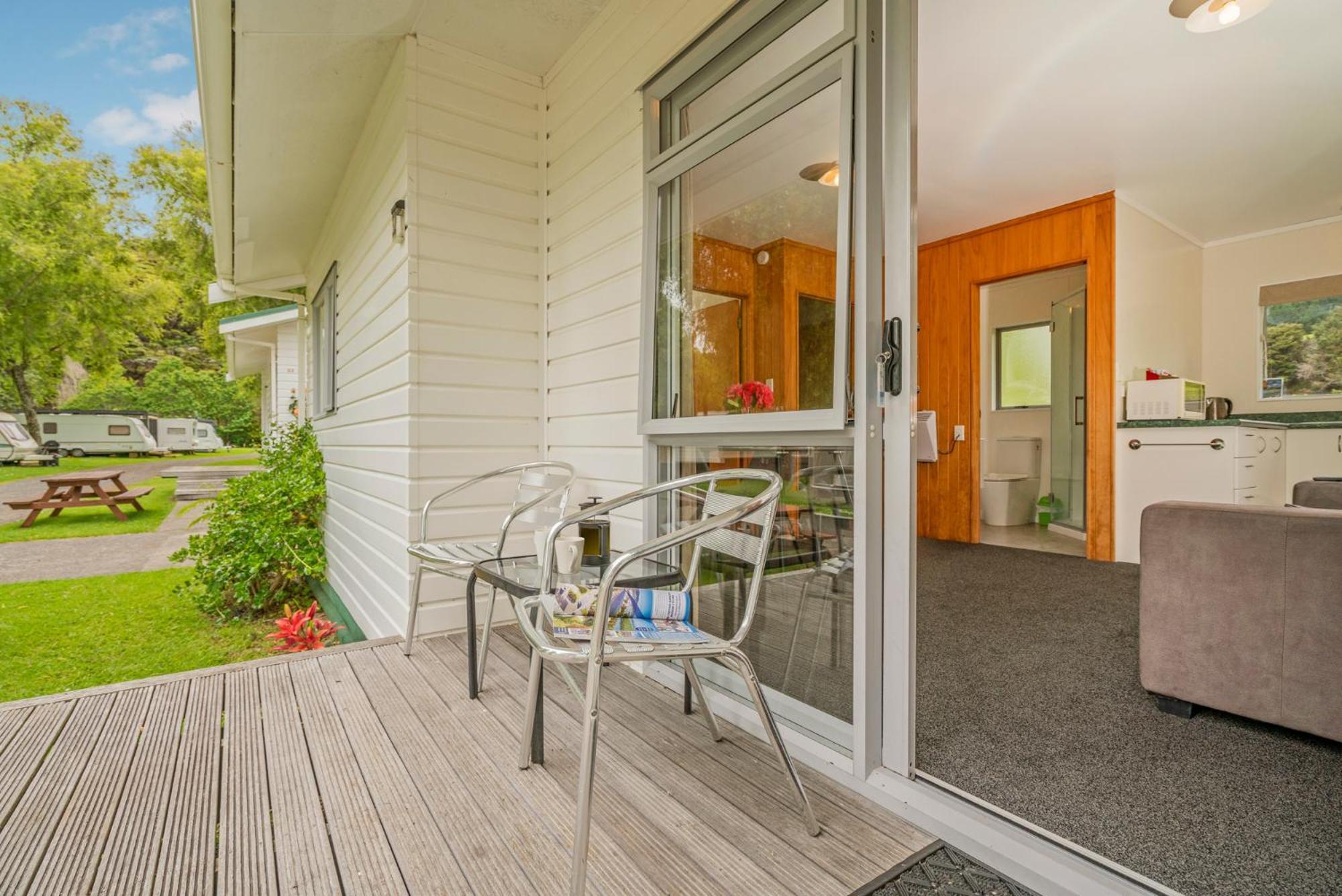 Coromandel Shelly Beach Top 10 Holiday Park Ruang foto