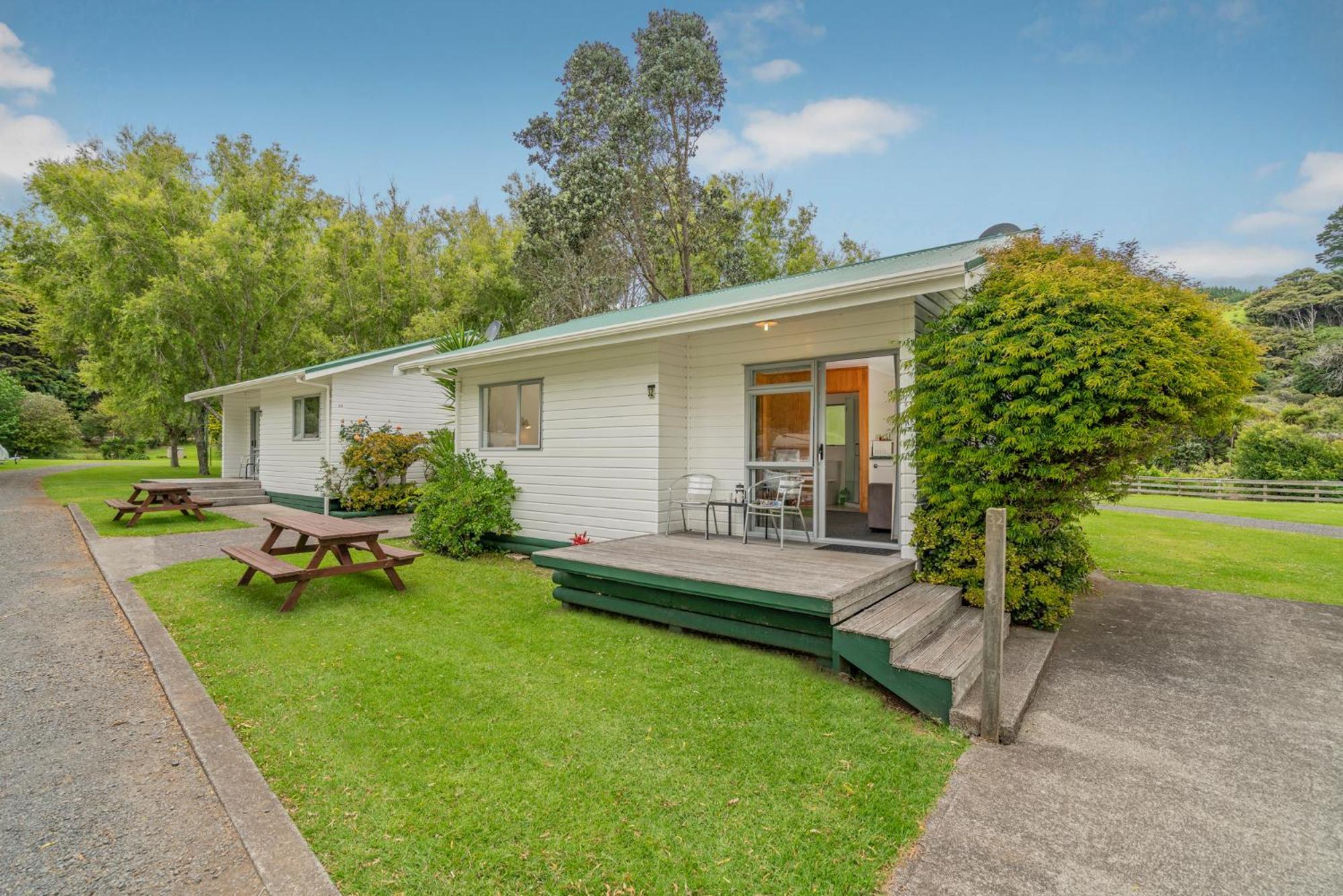 Coromandel Shelly Beach Top 10 Holiday Park Ruang foto