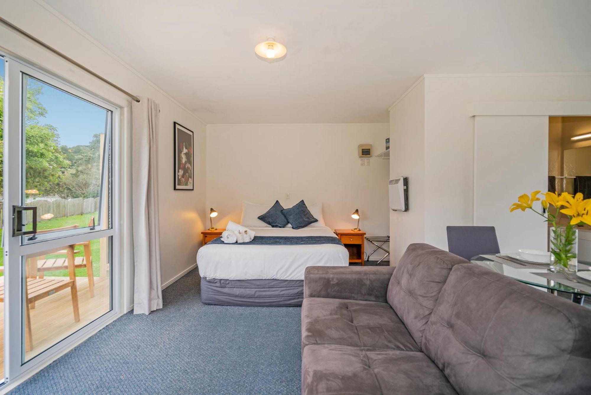 Coromandel Shelly Beach Top 10 Holiday Park Ruang foto